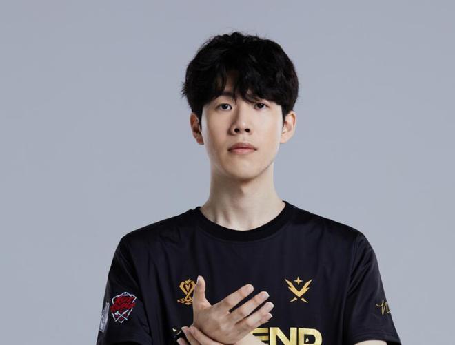 在密切关注 在密切关注