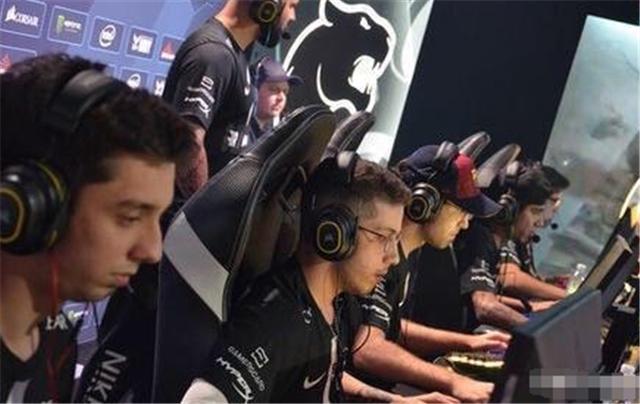 球迷们也对 球迷们也对