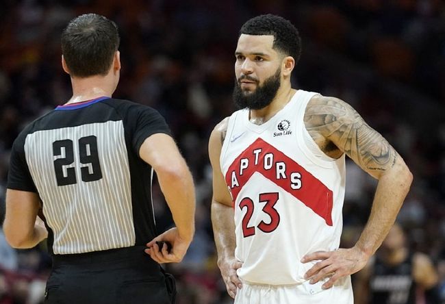 又赢球了！朱婷带河南女排3比0拿下四川，三连胜提前晋级，三场只输一局