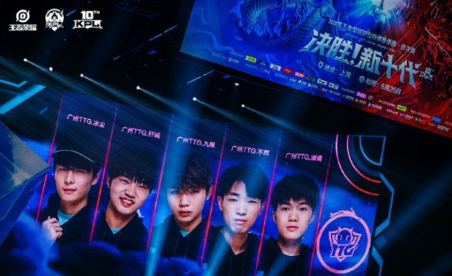 扑克脸的修炼：在线下对局中如何管理自己的表情（练就扑克脸：线下对局的表情管理技巧）