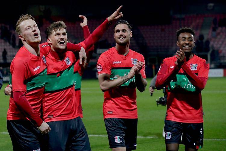 苏超夺冠海报：泰酷啦