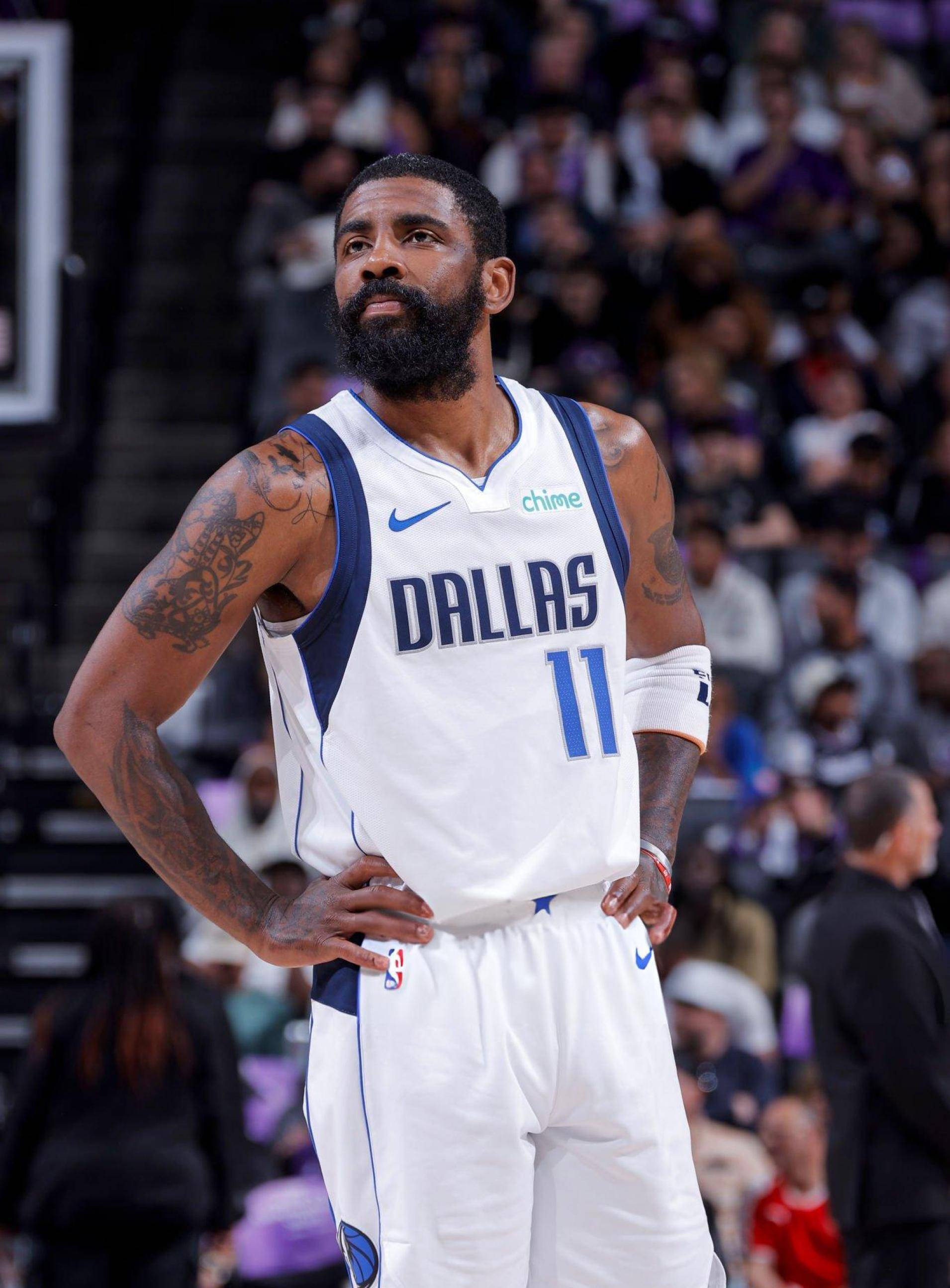 回馈家乡父老，河南队杨意林为后林村80岁以上老人发放礼品