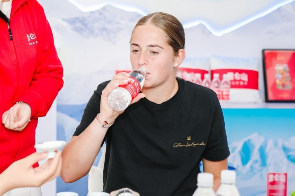 [NBA]詹姆斯反击秀背传 克内克特上篮得手